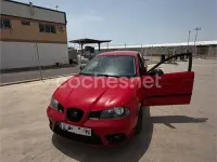 Usado Seat Ibiza Reference 100 CV (73 kW) 2006 Rojo Utilitario