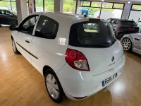 Usado Renault Clio II 90 CV (66 kW) 2010 Blanco Berlina