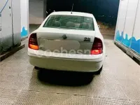 Usado Skoda Superb Elegance 130 CV (95 kW) 2005 Blanco Berlina