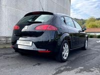 Usado Seat Leon Sport 102 CV (75 kW) 2005 Negro Utilitario