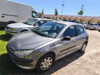Usado Peugeot 206 75 CV (55 kW) 2004 Gris / plata Berlina