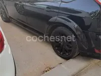 Usado Ford Focus Trend 100 CV (73 kW) 2008 Negro Berlina