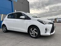 Usado Toyota Yaris Advance 90 CV (66 kW) 2016 Blanco Utilitario