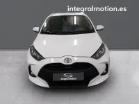 Usado Toyota Yaris Hybrid Business Edition 115 CV (84 kW) 2022 Blanco