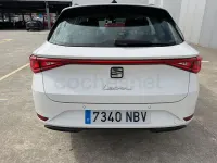 Usado Seat Leon Style 110 CV (80 kW) 2022 Blanco Familiar