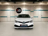 Usado Toyota Auris Hybrid Advance 136 CV (100 kW) 2016 Blanco Utilitario