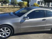 Usado Mercedes C180 143 CV (105 kW) 2005 Gris / plata Berlina