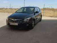 Usado Hyundai i30 Classic 90 CV (66 kW) 2011 Negro Berlina