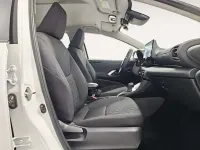 Usado Toyota Yaris Active 116 CV (85 kW) 2025 Blanco Utilitario