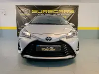 Usado Toyota Yaris Active 111 CV (81 kW) 2020 Gris / plata Berlina