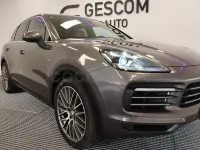 Usado Porsche Cayenne 462 CV (339 kW) 2019 Gris / plata SUV