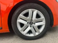 Begagnad Renault Clio V Evolution 100 HK (73 kW) 2023 Orange Sedan