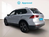 Usado VW Tiguan Life 130 CV (95 kW) 2023 Plata reflex (metalizado) SUV