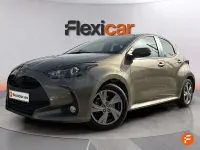 Usado Toyota Yaris Hybrid Active 116 CV (85 kW) 2025 Marrón Berlina