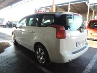 Usado Peugeot 5008 Allure 150 CV (110 kW) 2017 Blanco Monovolumen