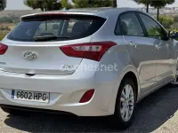 Usado Hyundai i30 GLS 110 CV (80 kW) 2013 Gris / plata Berlina