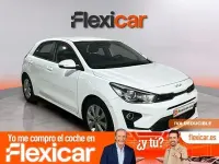 Usado Kia Rio 100 CV (73 kW) 2023 Blanco Berlina