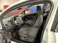 Usado Opel Corsa Sport 75 HP (55 kW) 2007 Branco Citadino