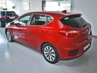 Usado Kia Ceed 100 CV (73 kW) 2018 Rojo Utilitario