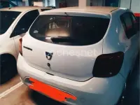 Usado Dacia Sandero Comfort 95 CV (69 kW) 2018 Blanco Berlina