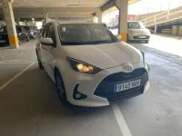 Usado Toyota Yaris Active 116 CV (85 kW) 2025 Blanco Utilitario