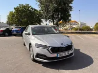 Usado Skoda Octavia Active 115 CV (84 kW) 2021 Gris / plata Berlina