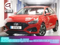 Usado Hyundai i30 100 HP (73 kW) 2023 Vermelho Sedan