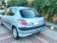 Usado Peugeot 206 70 CV (51 kW) 2004 Azul Berlina