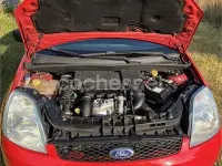 Usado Ford Fiesta Sport 90 CV (66 kW) 2005 Rojo Utilitario