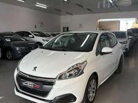 Usado Peugeot 208 Active 102 CV (75 kW) 2019 Blanco Utilitario
