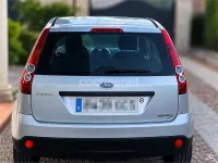 Usado Ford Fiesta Ambiente 70 CV (51 kW) 2008 Gris / plata Utilitario
