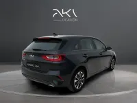 Usado Kia Ceed 100 CV (73 kW) 2025 Negro Utilitario