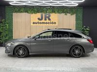 Usado Mercedes CLA220 Shooting Brake AMG line 177 CV (130 kW) 2016 Gris / plata Familiar