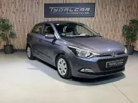 Usado Hyundai i20 90 CV (66 kW) 2016 Gris / plata Berlina