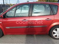Usado Renault Scénic II Dynamique 105 CV (77 kW) 2006 Granate Monovolumen