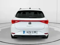 Usado Seat Leon Reference 115 CV (84 kW) 2022 Blanco Familiar