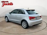 Usado Audi A1 Attraction 105 CV (77 kW) 2011 Gris / plata Utilitario
