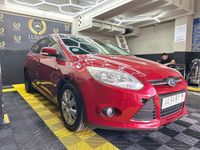 Usado Ford Focus Trend 95 CV (69 kW) 2012 Rojo Berlina