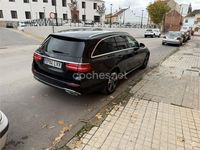 Usado Mercedes E220 194 CV (142 kW) 2018 Negro Familiar