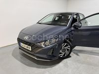 Usado Hyundai i20 84 CV (61 kW) 2024 Gris / plata Berlina