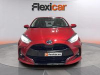 Usado Toyota Yaris Hybrid Active 116 CV (85 kW) 2023 Rojo Utilitario