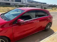 Usado Mercedes A200 AMG line 136 CV (100 kW) 2016 Rojo Utilitario