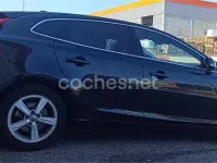 Usado Volvo V40 Kinetic 115 CV (84 kW) 2012 Negro Utilitario