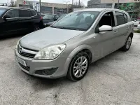 Usado Opel Astra Energy 90 CV (66 kW) 2009 Gris / plata Berlina