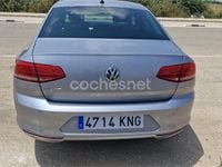 Usado VW Passat Edition 120 CV (88 kW) 2018 Gris / plata Berlina