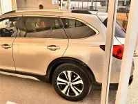 Usado Subaru Outback 175 CV (128 kW) 2018 Beige Familiar
