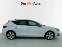 Usado Seat Leon FR 116 CV (85 kW) 2025 Blanco Berlina