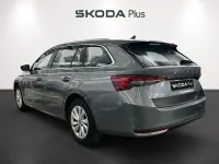 Usado Skoda Octavia Selection 116 HP (85 kW) 2025 Cinzento Carrinha
