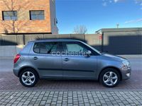 Usado Skoda Fabia Elegance 105 CV (77 kW) 2012 Gris / plata Berlina