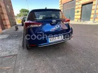 Usado Toyota Auris Hybrid Active 136 CV (100 kW) 2018 Azul Berlina
